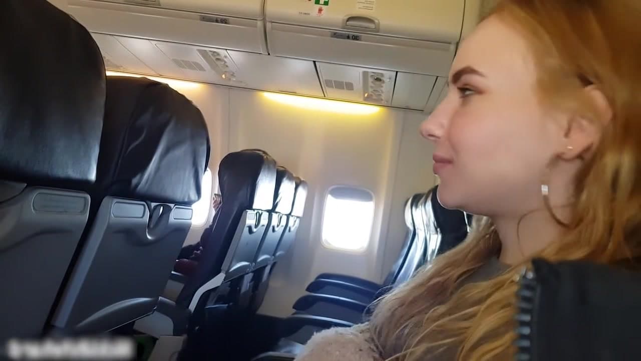 Aircraft! Engaging in oral sex and self-stimulation