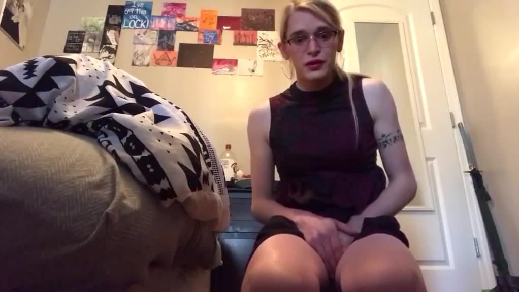 Sissy bab has an accident