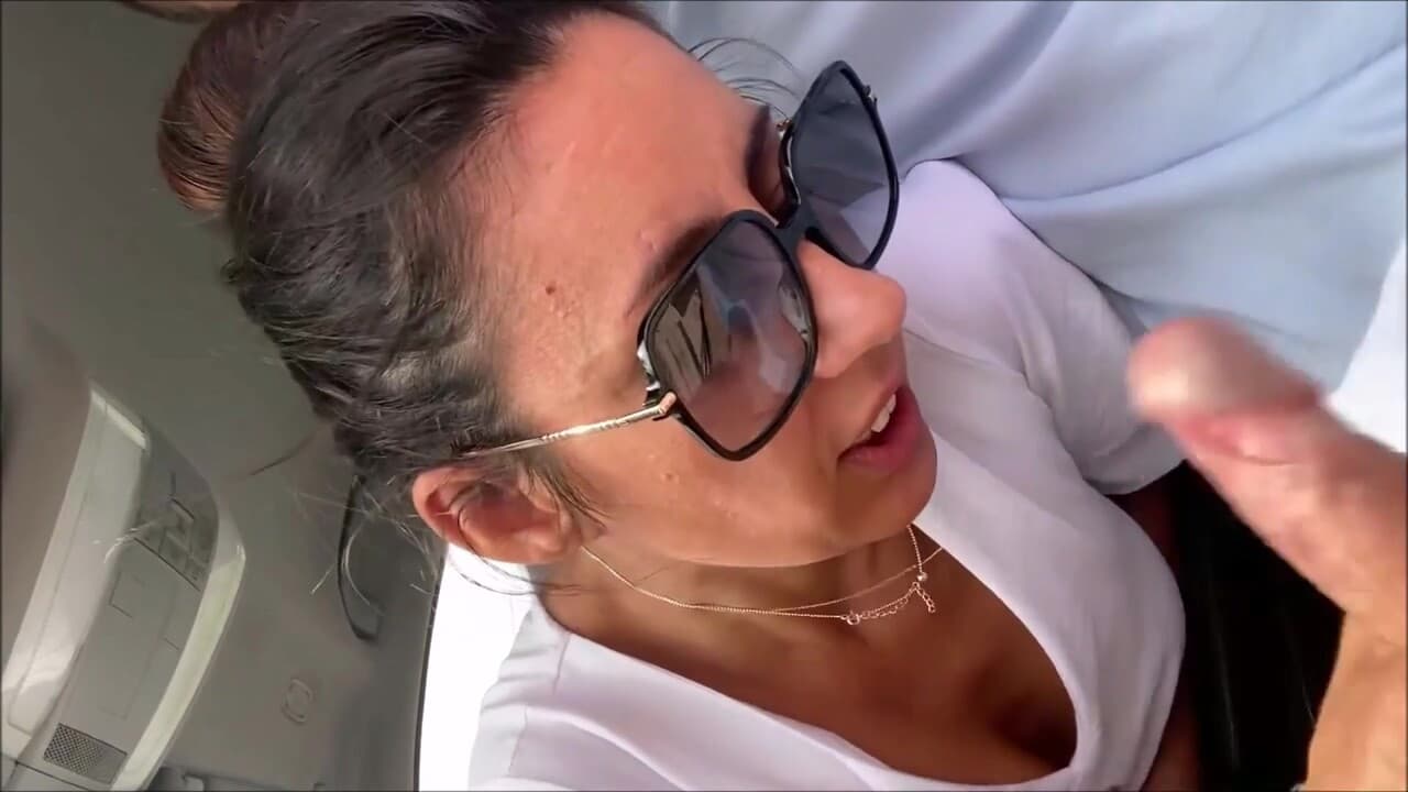 elle passe Step son temps a lui sucer la bite