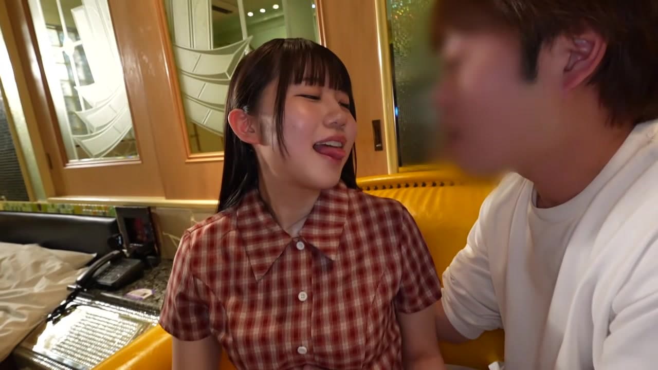 むっつり19歳と中出しSEX。授業サボって汗だく生ハメ。白い肌を鷲掴んで激ピス