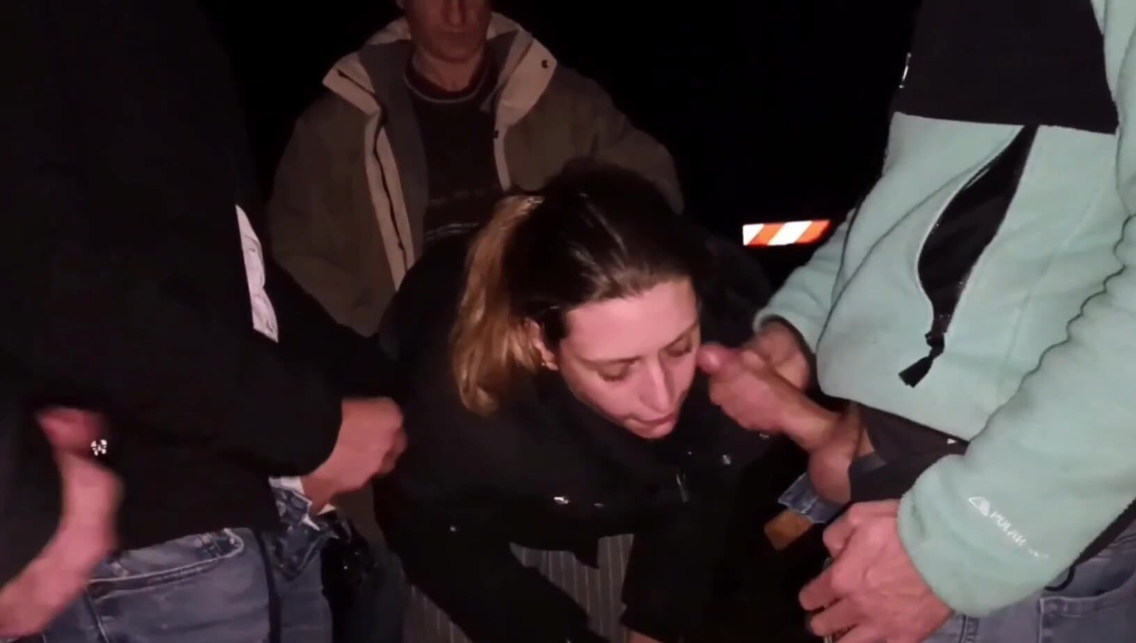 dogging nocturne j offre des bites a ma chienne