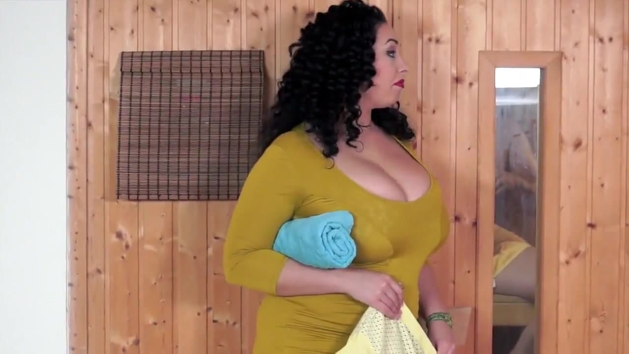 Spa Sex with Hot Curvy Lady