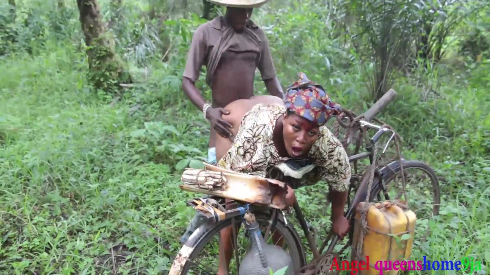 Some Where In Africa ,the Yoruba House Wife Bbw Caught Fucking By The Village Palm Wine Tapper On Her Way To Market, He Convince Her Because Of His Palm Wine And Fucked Her Rough On The Road Side. ( 1)full Video On ️xvideo Red (patricia 9ja) 12 Min