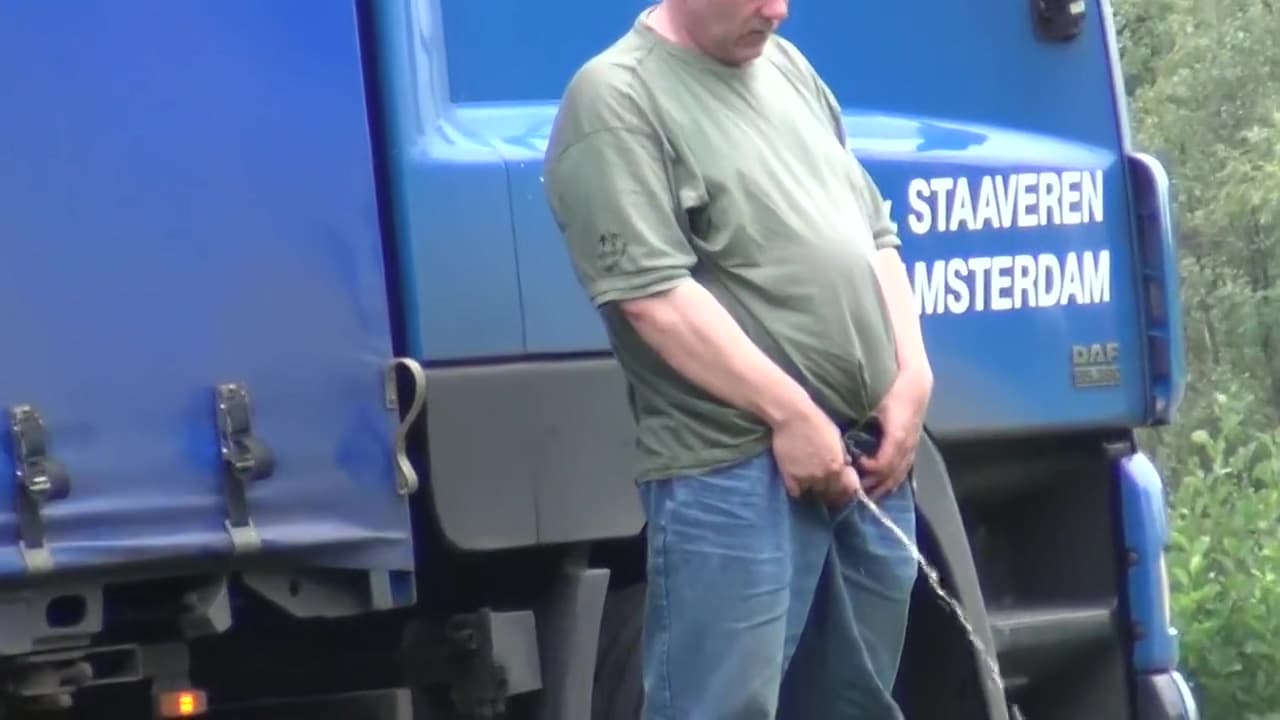 spy on more trucker pissing