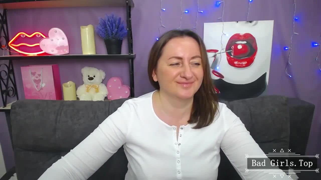 BBW natural big boobs web brunette cute mature
