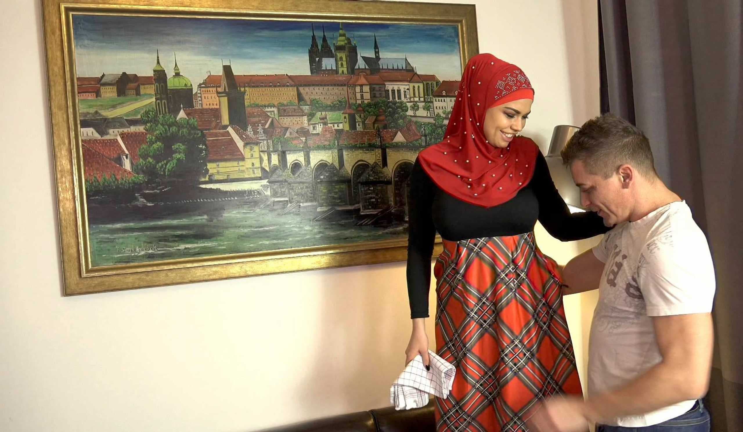 Chloe Lamour & Steve Q in Busty Muslim Babe - Porncz