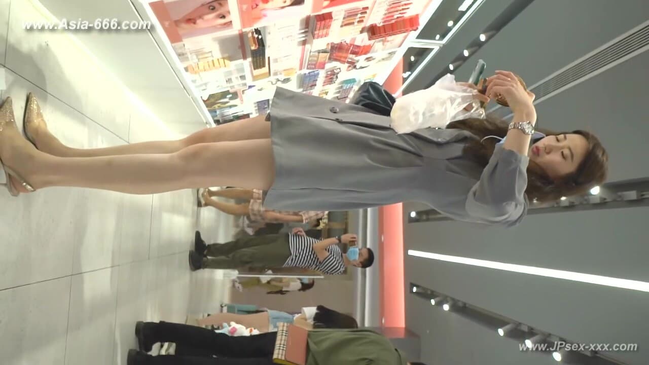 peeping chinese amateur upskirt.187