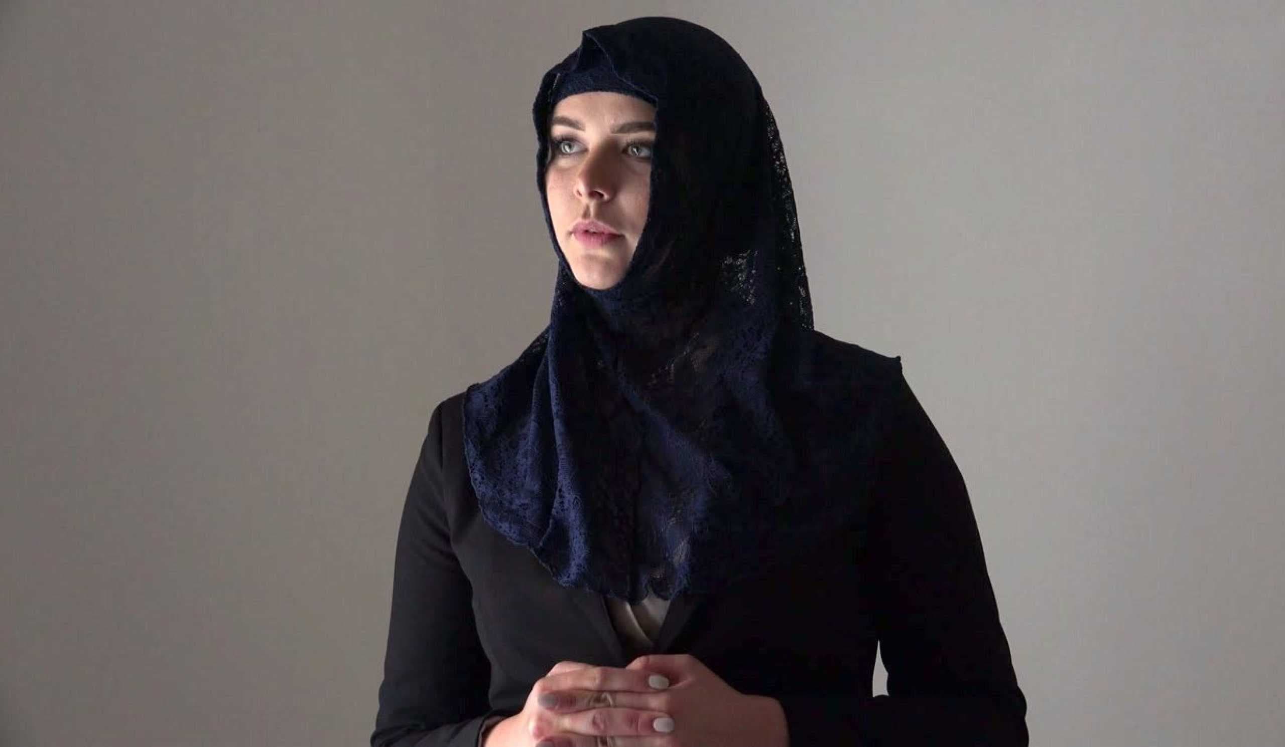 Mad Bundy & Nikky Dream in Rich Muslim Lady Nikky Dream Wants To Buy Apartments In Prague - Porncz